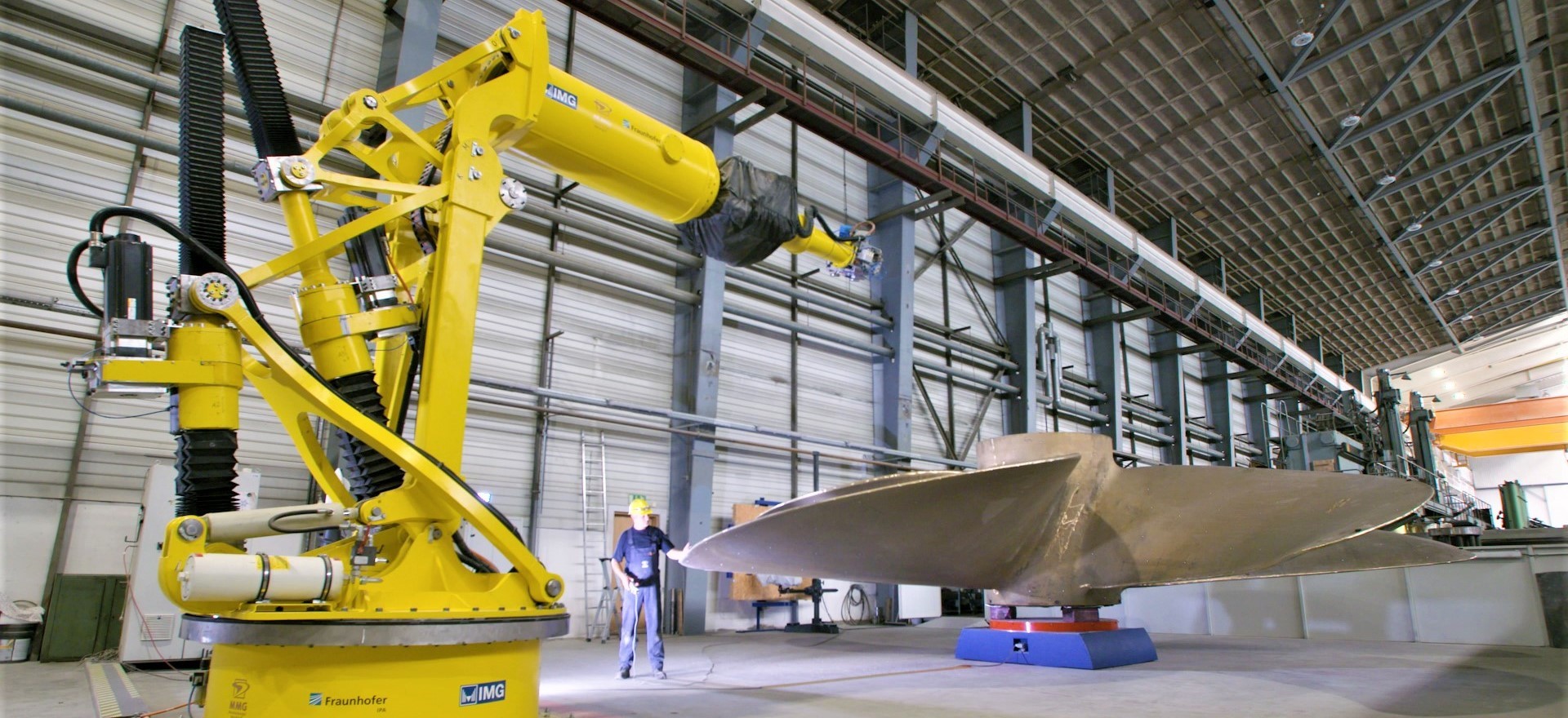 Ausstattung - Lehrstuhl für Fertigungstechnik - Universität Rostock